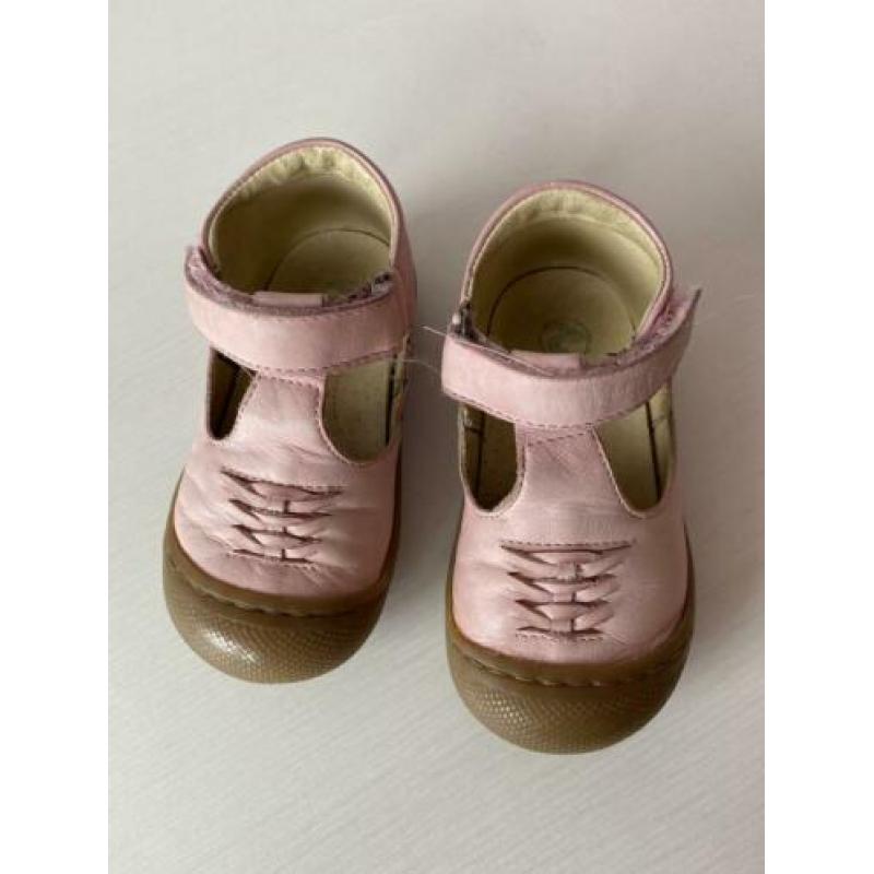 Naturino sandalen maat 21
