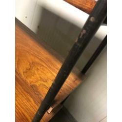 vintage staande rek / étagère met zwart stalen frame