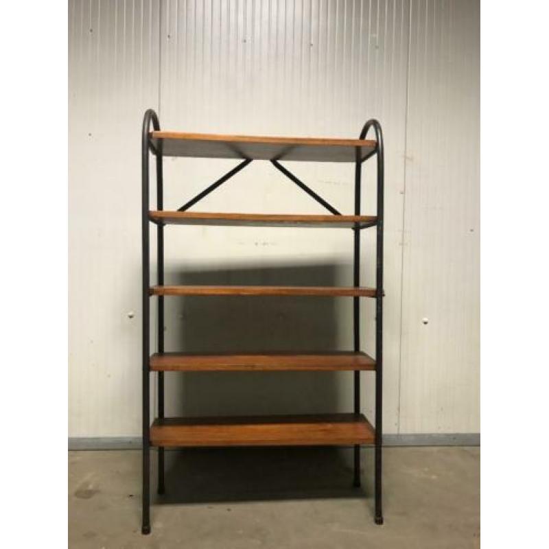 vintage staande rek / étagère met zwart stalen frame