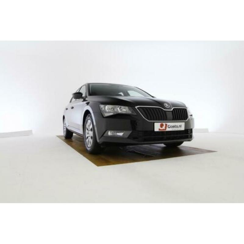 Skoda Superb 1.4 TSI ACT Active DSG - Trekhaak - Navigatie A