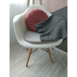 Leuke stoel voor bijvoorbeeld de kinderkamer.