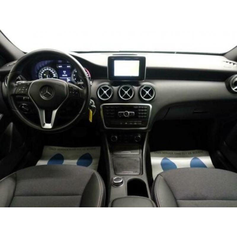 Mercedes-Benz A-Klasse 180 Prestige AMG-Line Automaat , Navi