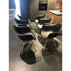 6 Eetkamerstoelen te koop, a € 50 per stuk