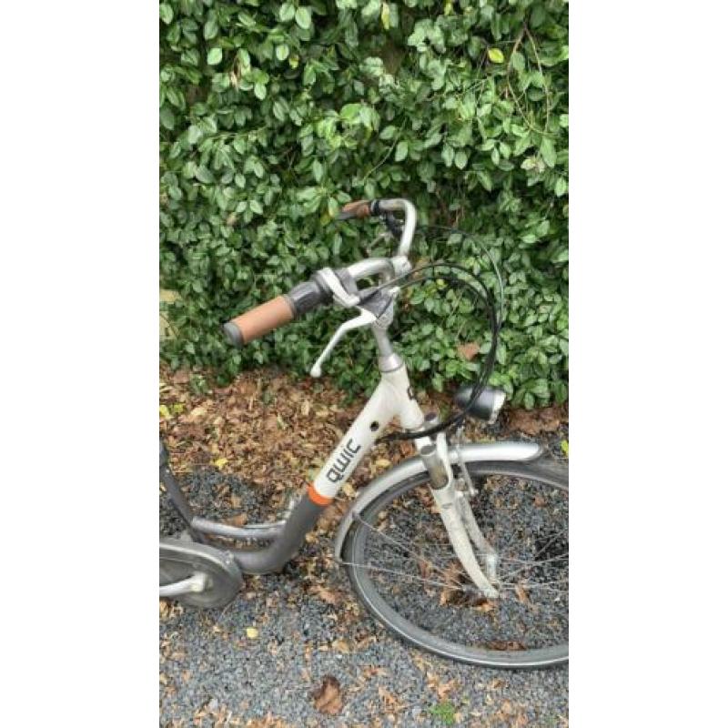 Station fiets met slot en reserve sleutel