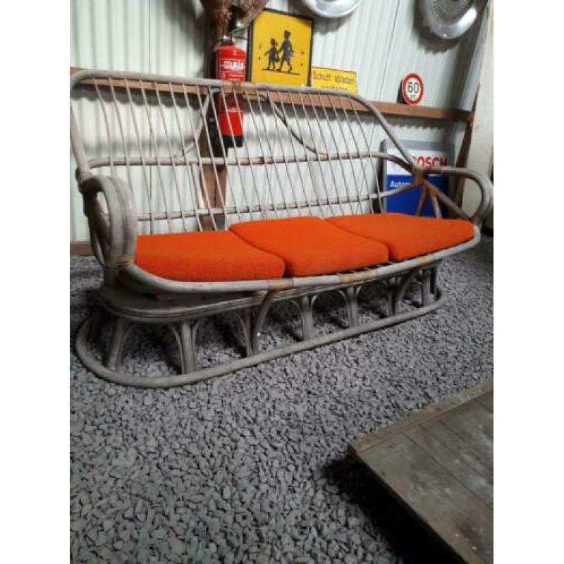 Rotan bank.