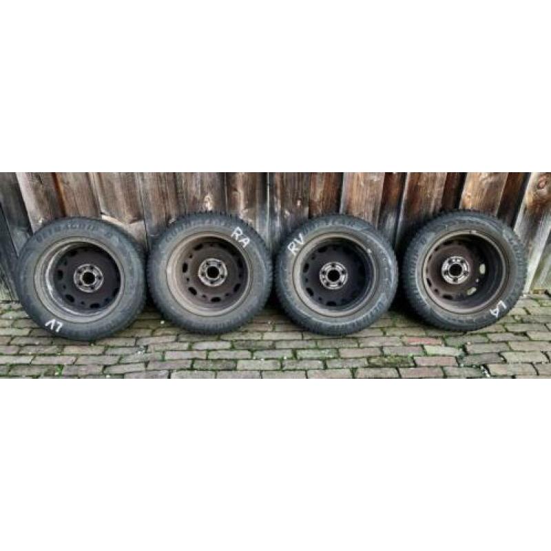 Te koop set van 4 x winterband op velg.