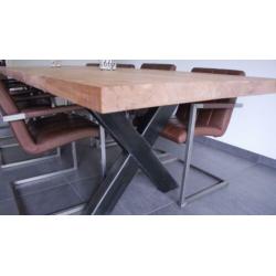 Eiken houten eettafel