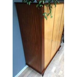 Prachtige vintage / retro houten kledingkast kast hang leg
