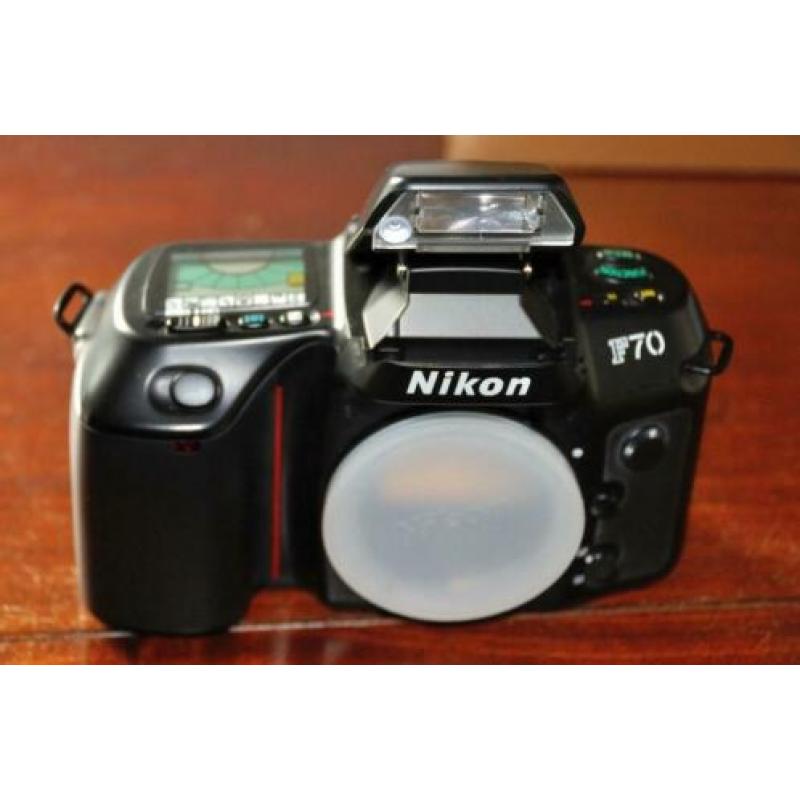 Nikon F70 body + MC-12B ontspankabel