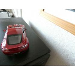 Aston Martin V12 Vantage modelauto Welly 1:24