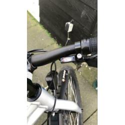 Mountainbike Cube Roscoe 24 inch zilvergrijs