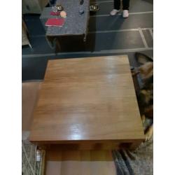 Teak bijzet tafel 100cm bij 100cm