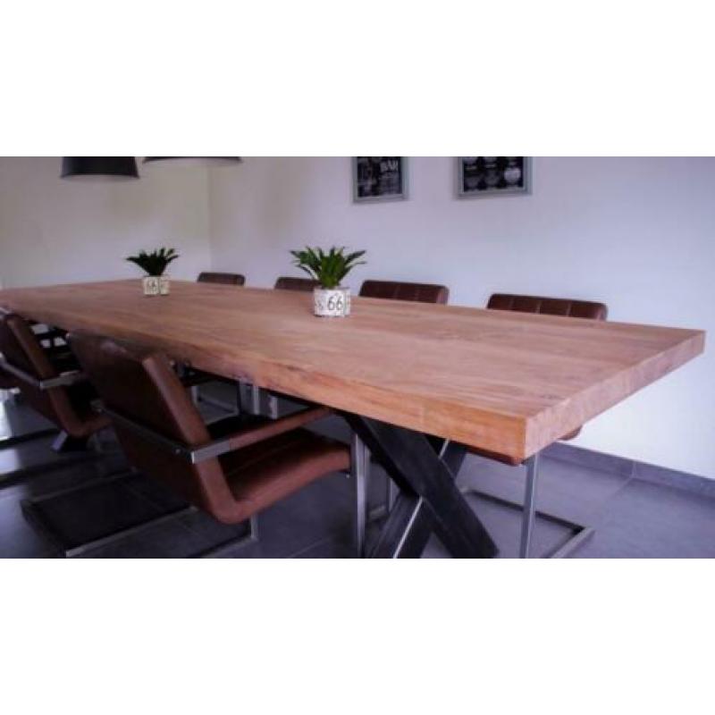 Eiken houten eettafel