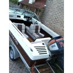 INVADER 170 YAMAHA 75PK met kantel trailer.