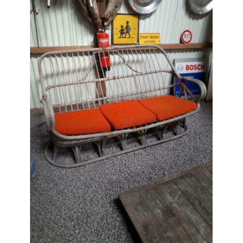Rotan bank.