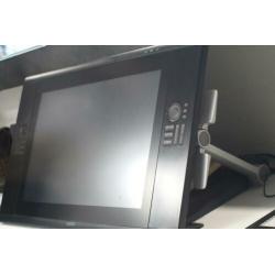 Wagon Cintiq 24HD Touch