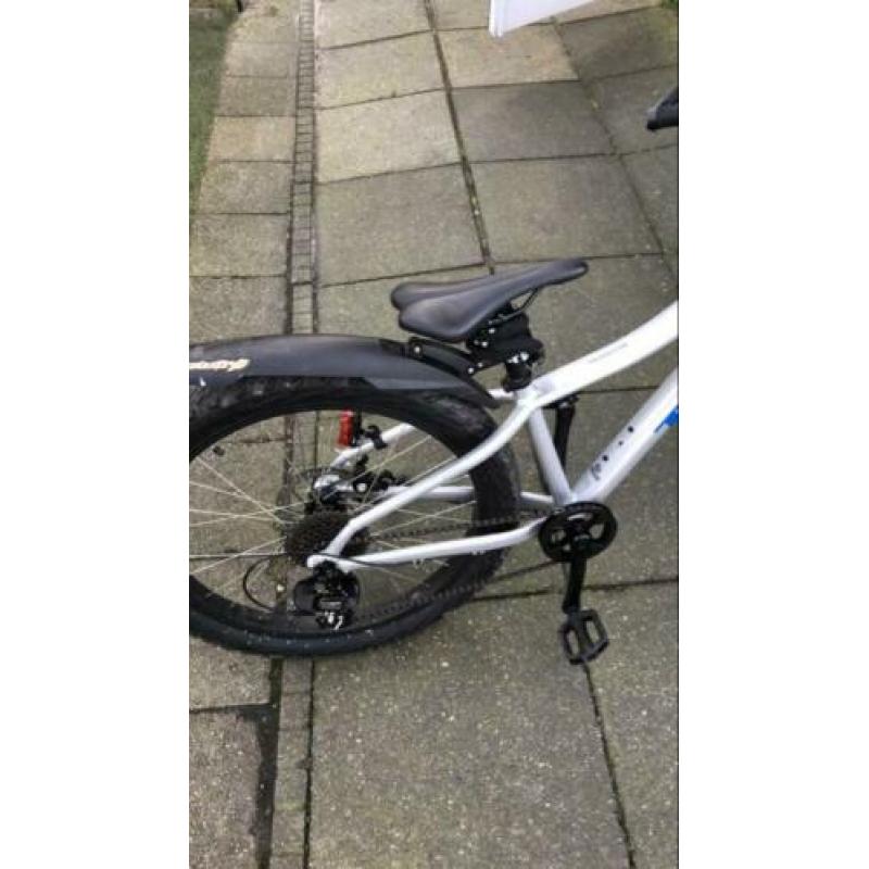 Mountainbike Cube Roscoe 24 inch zilvergrijs