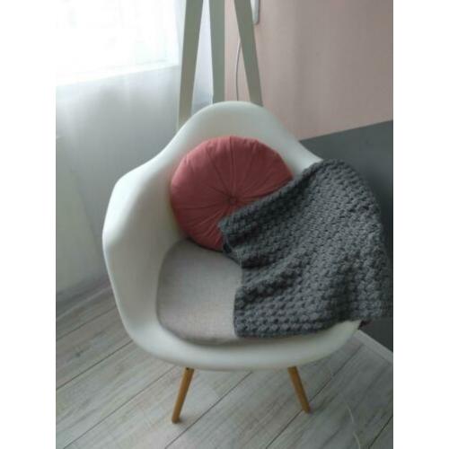 Leuke stoel voor bijvoorbeeld de kinderkamer.