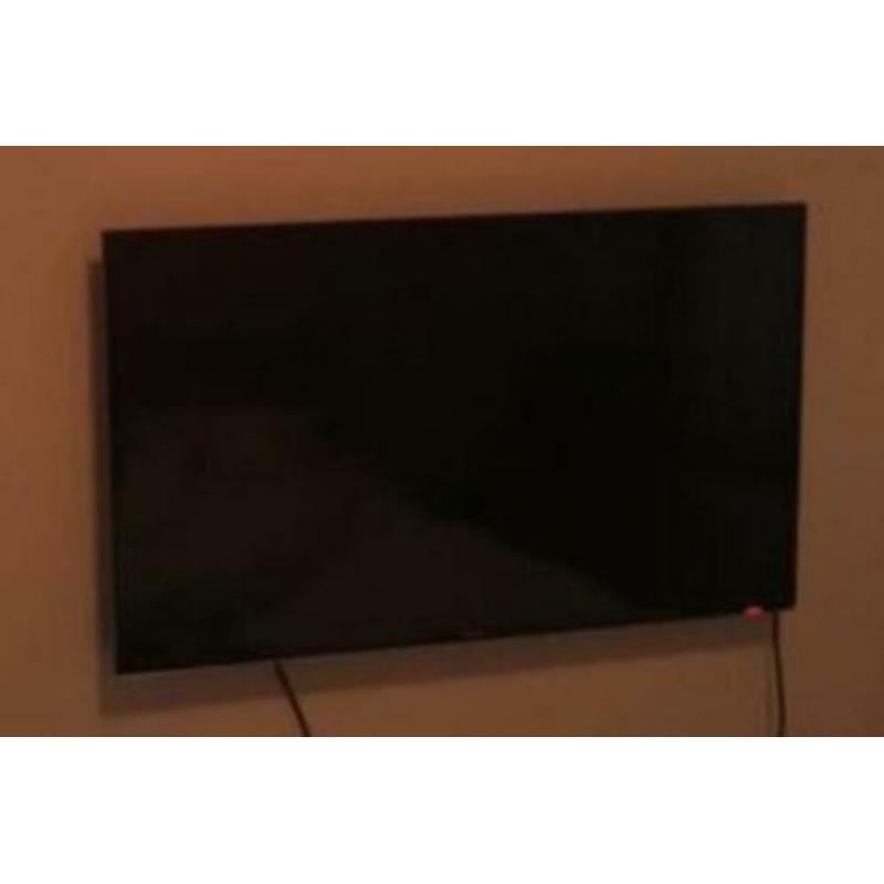 Samsung UHD Smart TV 40 inch, evt. met soundbar en subwoofer
