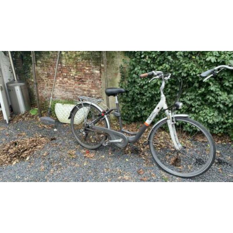 Station fiets met slot en reserve sleutel