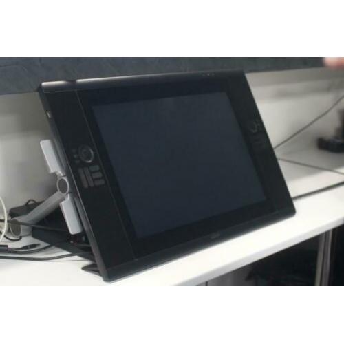 Wagon Cintiq 24HD Touch