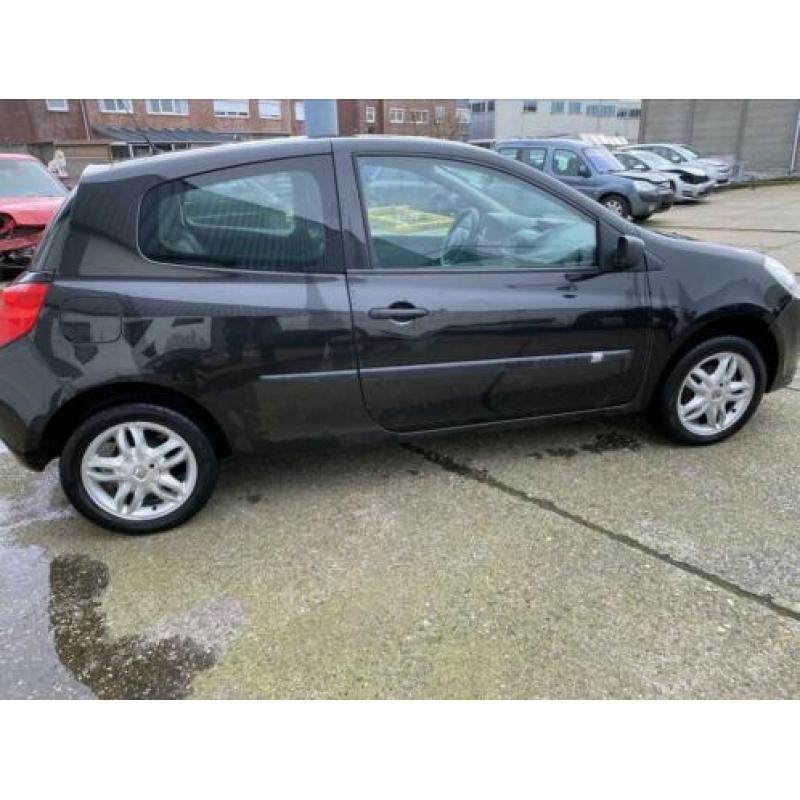 Renault Clio III 1.2 16V Extreme 3D Zwart