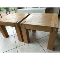 Drie tafels, kleur licht-eiken
