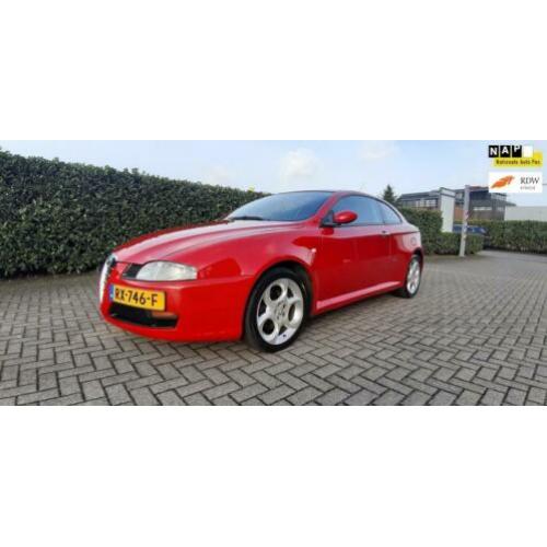 Alfa Romeo GT 1.9 JTD Distinctive 161000km NAP 150pk 6-bak L