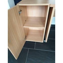 Bureau incl. boekenkast