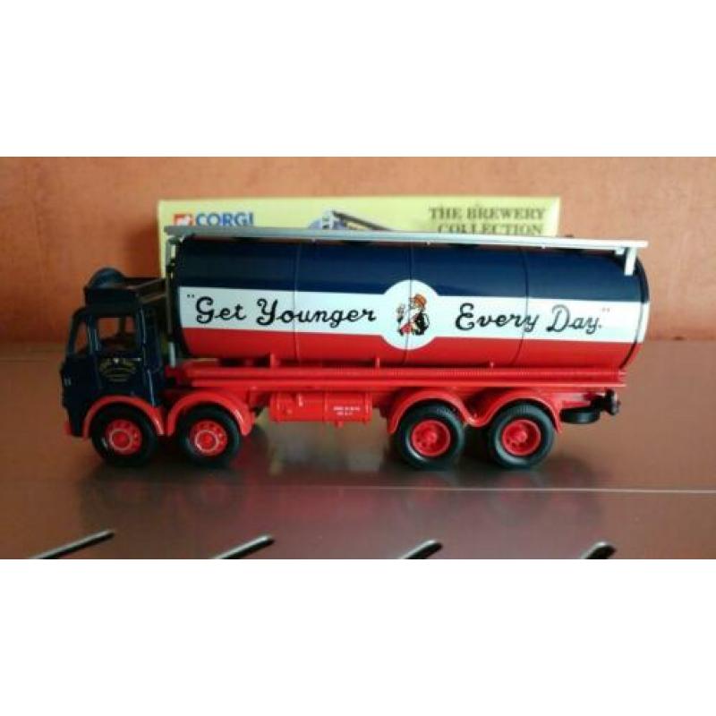 CORGI 24301 Leyland Tanker Set - Youngers