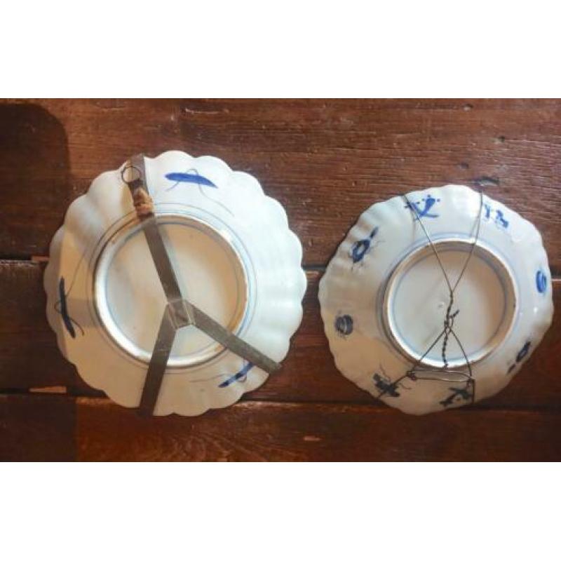 antieke Imari shatsuma schotels 24 en 28cm ca 1800