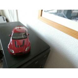 Aston Martin V12 Vantage modelauto Welly 1:24
