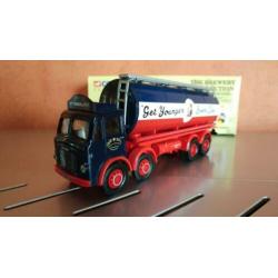 CORGI 24301 Leyland Tanker Set - Youngers