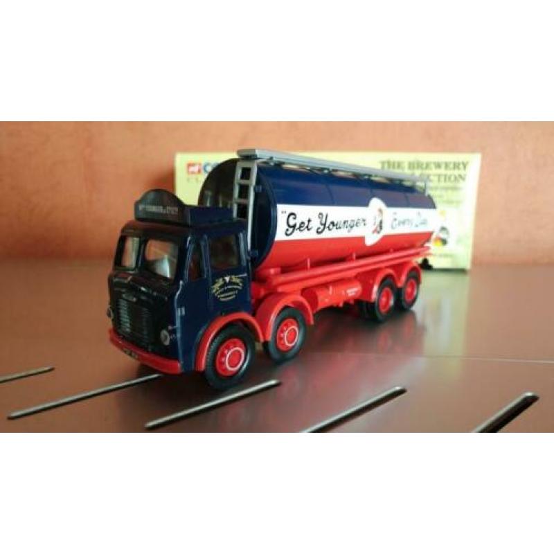 CORGI 24301 Leyland Tanker Set - Youngers