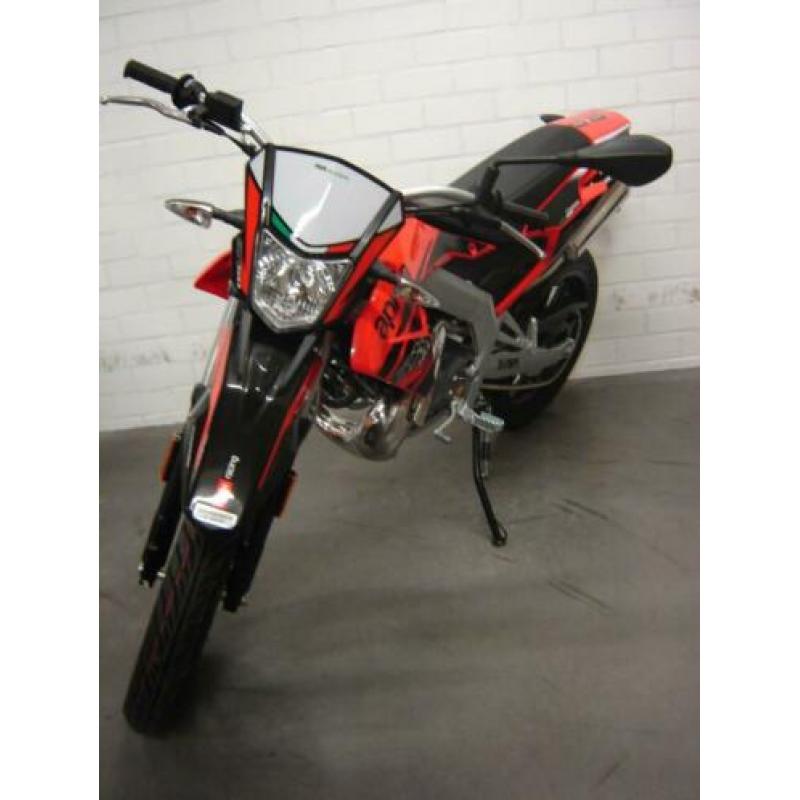 Aprilia SX Accelaration 2020 Nieuw zwart / rood 0 km DERBI