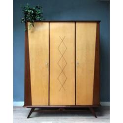 Prachtige vintage / retro houten kledingkast kast hang leg