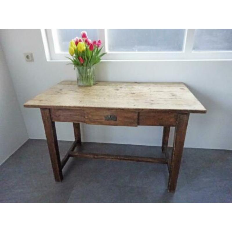 Leuk Oud Houten Tafeltje met Lade