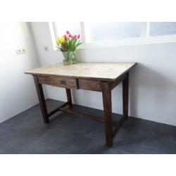 Leuk Oud Houten Tafeltje met Lade