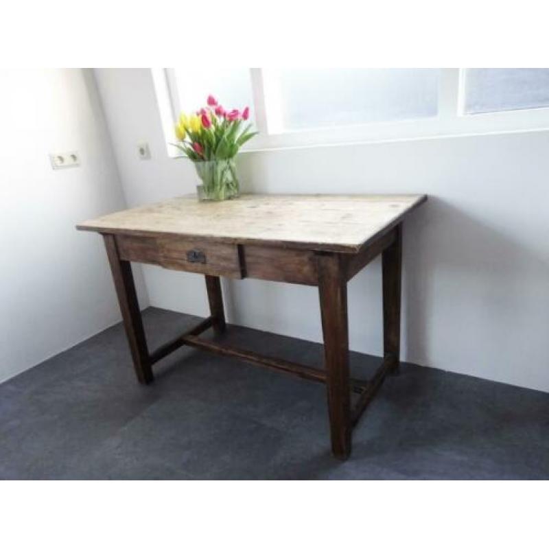 Leuk Oud Houten Tafeltje met Lade