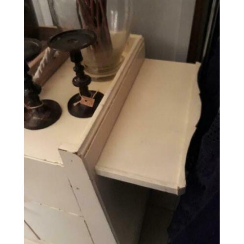 Aparte retro commode