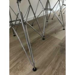 4 x Witte eames replica stoelen - eetkamerstoel
