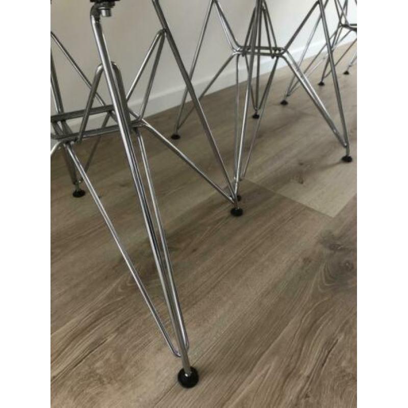 4 x Witte eames replica stoelen - eetkamerstoel