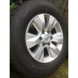Nieuwe 17” originele toyota hilux velgen + banden 6x139.7