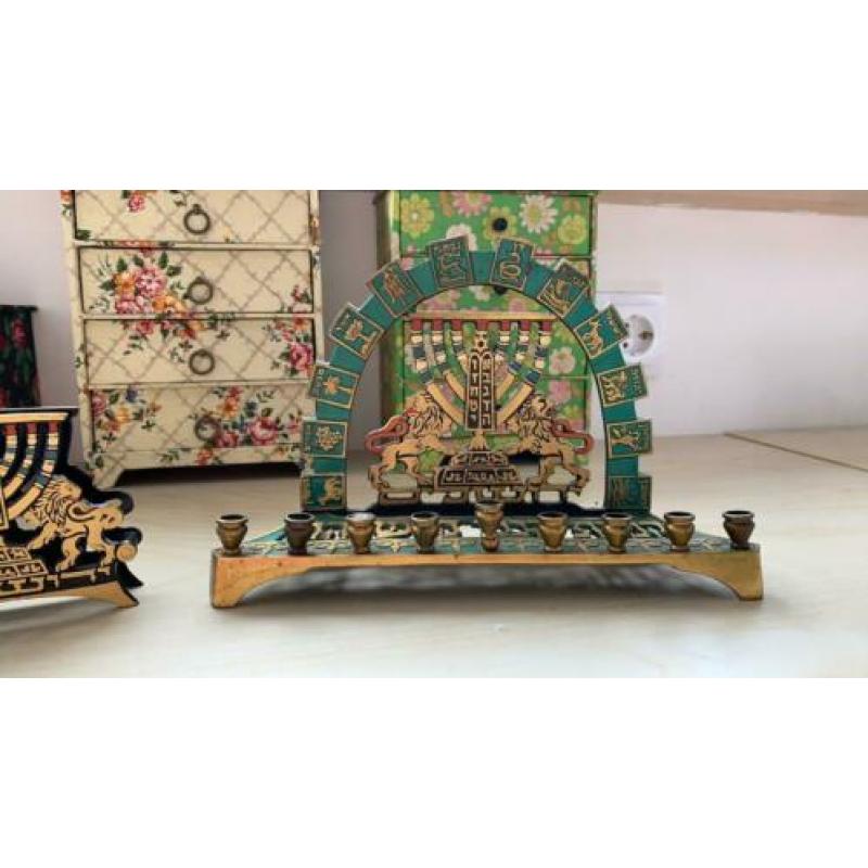 Vintage menorah uit Jerusalem met de 12 stammen