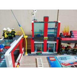 Lego brandweer 7208 en 60003