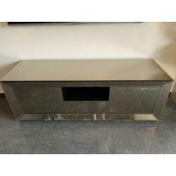 Tv base dubai mirror brons eric custer