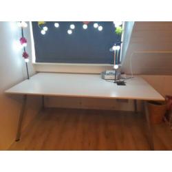 Wit bureau 195x110