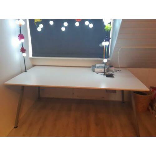 Wit bureau 195x110