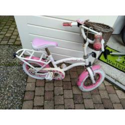 Sterke meisjesfiets incl zijwieltjes 12"