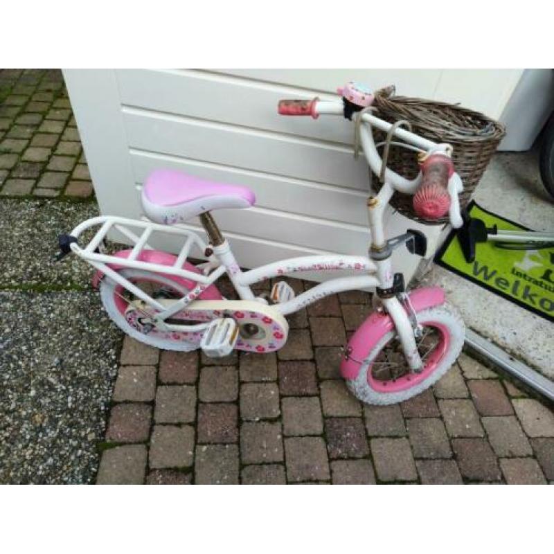 Sterke meisjesfiets incl zijwieltjes 12"